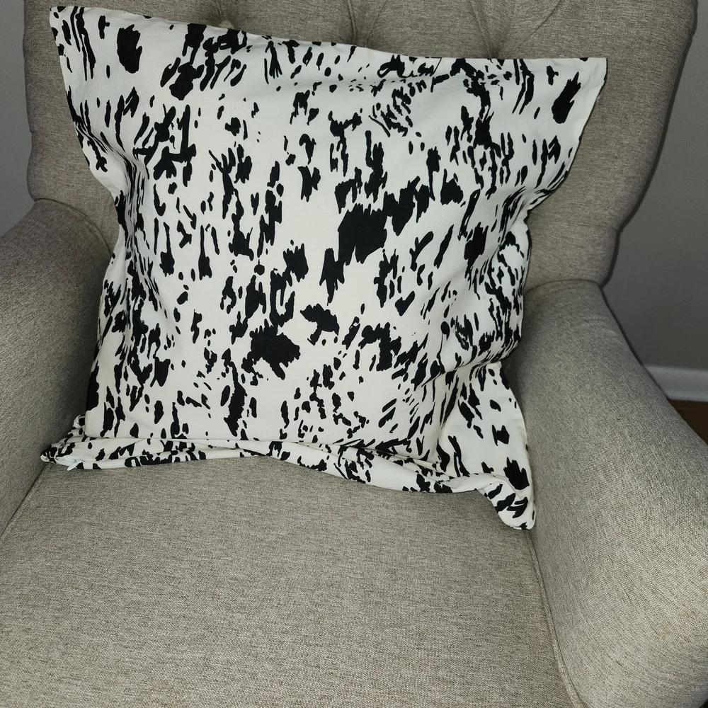 Set Of Two Black and White Decorative  Pillow Shams